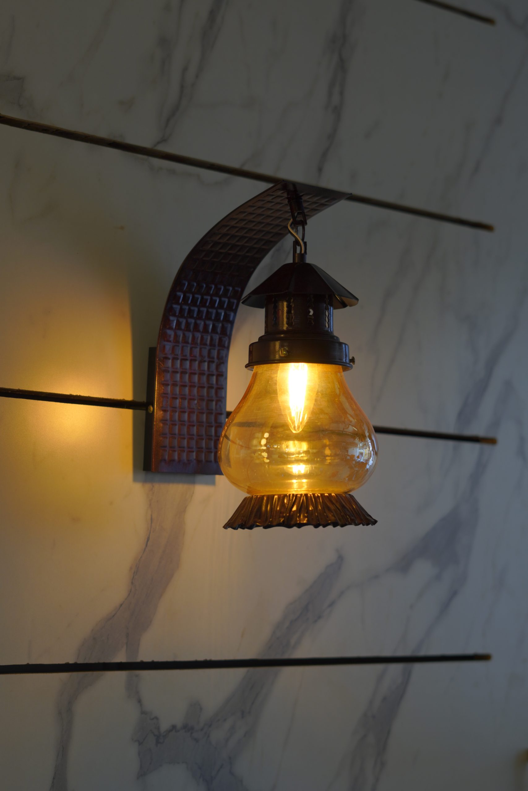 LANTERN - 2  WITH AMBER GLASS (CHEERY)