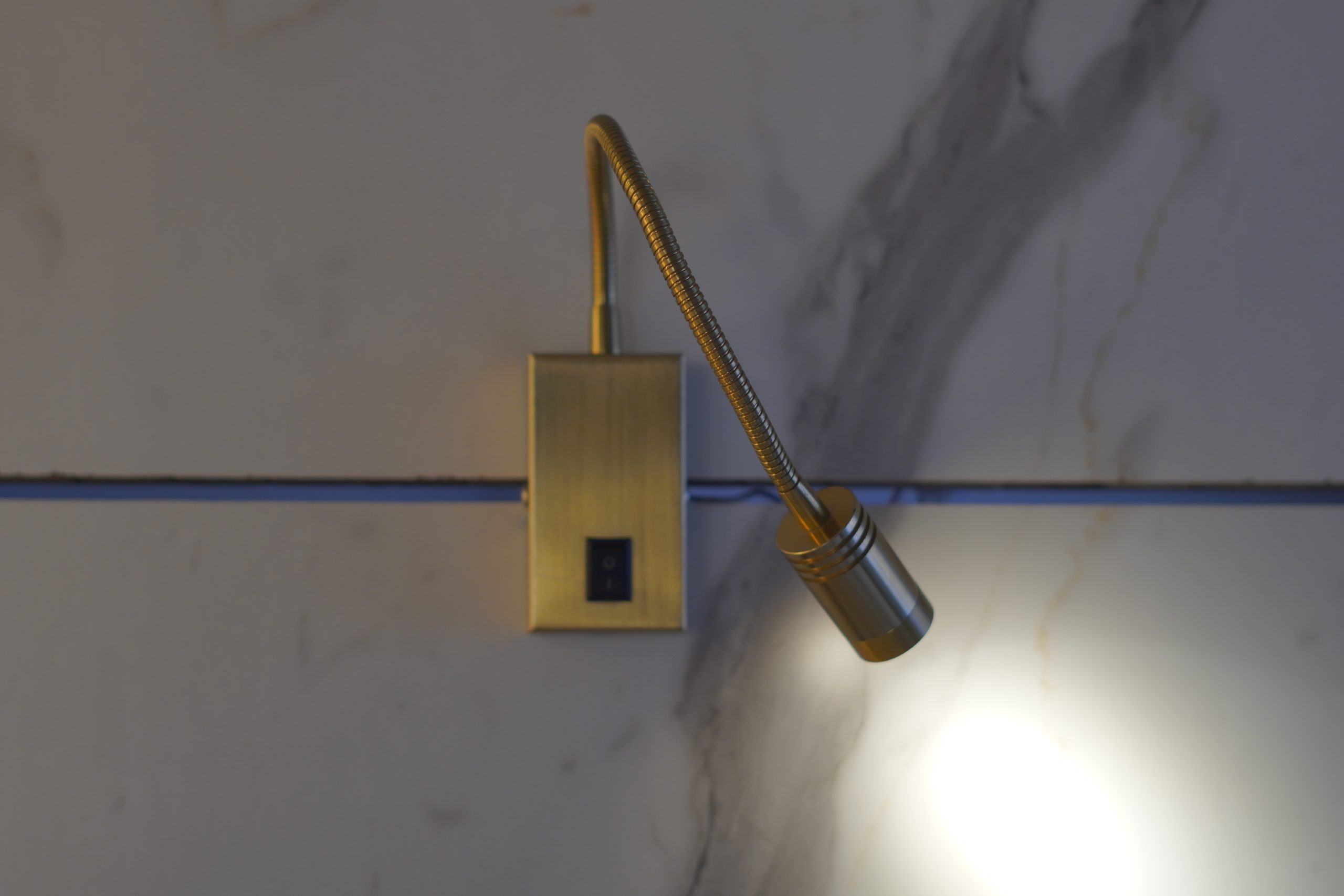 ANTIQUE'S SPOTS 5 W BY VL - Image 3